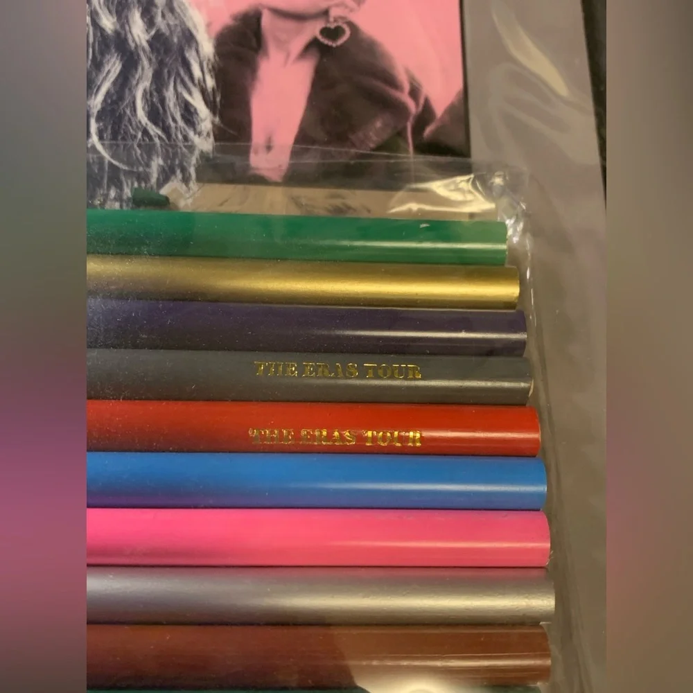 TAYLOR SWIFT THE ERAS TOUR ACTIVITY BOOK AND COLORED PENCILS NEW RARE SEALED
